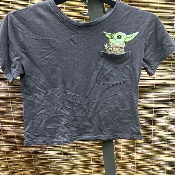 Disney Juniors' Baby Yoda Front-Back Graphic Pocket T-Shirt - Picture 2 of 4